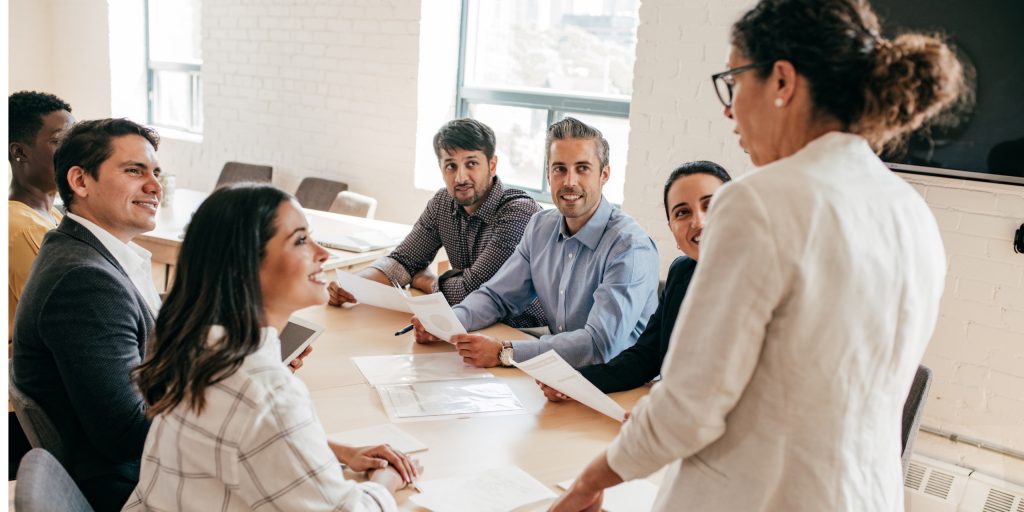 วิธีสร้างบุคลิกผู้นำให้คนเกรงขามและไว้วางใจ (The Power of Executive Presence)